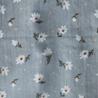 Tissu imprimé numérique en coton 100% écologique de poids moyen, matériau floral tissé durable pour projets de couture DIY, robes