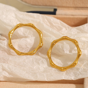 Pendientes de Aro Geométricos de Aleación de Zinc, Juego de Joyería de Moda Unisex en Tono Plateado y Dorado - Product Image 2