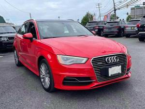 Audi A3 Hatchback E-tron Híbrido 4.1-6L Premium Plus Automático de 4 Puertas, Cuero, R18, ACC, Interior Claro, Volante a la Izquierda, Usado y Económico - Product Image 5