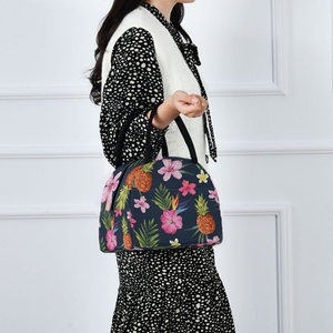 Hawaiian Tropical Flowers Stylish Office Worker Lunch Bag Polyester Insulation Fashionable Outdoor Picnic Cooler Lunch Bag - Product Image 6