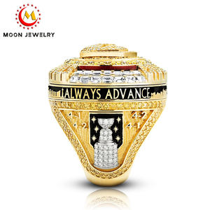 Anello Personalizzato Campionato 2026 con Zirconi Pave Completo, Placcato Oro, Gioielli di Lusso da Uomo, Anello Campioni Lega, Trofeo Vincitore Heavy Metal - Product Image 4