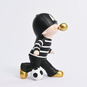 Decorazione per Soggiorno Kakizzy House, Statuetta di Ragazzo con Pallone <span class=keywords><strong>da</strong></span> Calcio, Top a Righe con Cappello, Accessorio per Camera <span class=keywords><strong>da</strong></span> Letto - Product Image 2