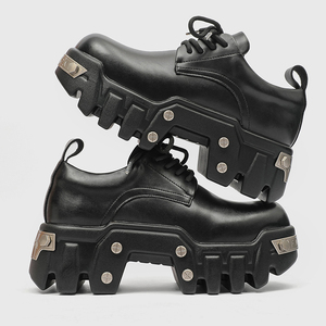 78059 Chaussures Derby à semelle épaisse style punk, tendance mode, pour homme, en cuir, grande taille, style métallique, chaussures de moto pour homme - Product Image 1