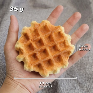 Modelo de Comida de Simulación con Textura Suave y Húmeda, Waffle Belga de Color Blanco, Sabor Original a Chocolate, Set para Fiestas y Bodas - Product Image 2