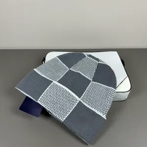 Người Đàn Ông Sang Trọng Của Grey Beanie <span class=keywords><strong>Hat</strong></span> Thiết Kế Mùa Đông Skull Cap <span class=keywords><strong>Bobble</strong></span> Polo Beanies Sang Trọng Womens Beanie Mùa Đông <span class=keywords><strong>Hat</strong></span> - Product Image 5