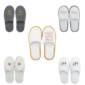 Pantoufles en peluche personnalisées avec logo brodé de marque OEM Beckon pour hôtels, spas et cadeaux d'entreprise - Product Image 4