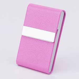 Étui portable en cuir PU mince et acier inoxydable pour cigarettes et cartes, avec fermeture magnétique luxueuse et durable - Product Image 1