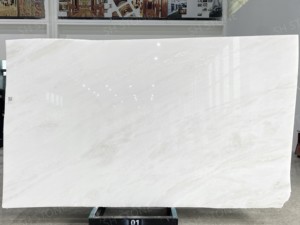 Dalle d'onyx blanc translucide naturel UnionStone Namibian Kari Ice Jade, marbre pur, poli et rétroéclairé pour un design moderne intérieur hôtelier - Product Image 3
