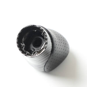 Pommeau de levier de vitesse de voiture en cuir perforé, ajustement ergonomique pour Lexus ESNX260, plastique PU - Product Image 4