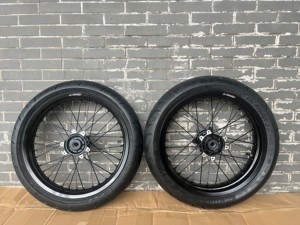 Pneus Supermotard Surron AXZ Racing Compound pour Journée sur Piste, Pneus de Moto Semi-<span class=keywords><strong>Slick</strong></span> Haute Performance <span class=keywords><strong>17</strong></span> <span class=keywords><strong>Pouces</strong></span> avec Chambre à Air, Neufs - Product Image 6