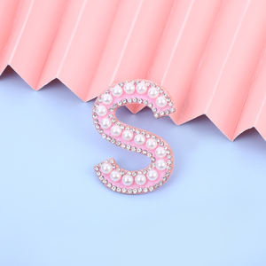 3D con cuentas de diamantes de imitación parche insignia DIY letra 'ABC26' calcomanía - Product Image 3