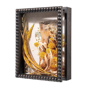 Vitrine en bois massif et verre, cadre profond pour photos, souvenirs, collections avec porte <span class=keywords><strong>à</strong></span> perles uniques - Product Image 1