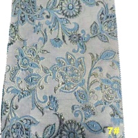 Tissu jacquard gaufré 3D en polyester métallisé teint en fil 149 g/m² pour robes, costumes et vêtements d'extérieur