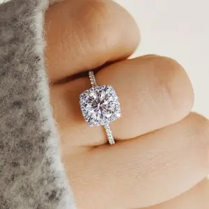 Nieuwe Trendy Crystal Engagement Klauwen Ontwerp Hot Koop Ringen Voor Vrouwen Aaa Wit Zirkoon Kubieke Elegante Ringen Vrouwelijke Bruiloft Sieraden