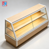 Solution d'aménagement intérieur pour boulangerie tout-en-un : Vitrine de boulangerie, comptoir de présentation de pâtisseries avec éclairage LED