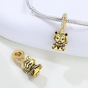 Pendentif tigre mignon en laiton blanc, polyvalent et facile à assortir, accessoire de bracelet DIY, stock direct usine pour femmes - Product Image 5