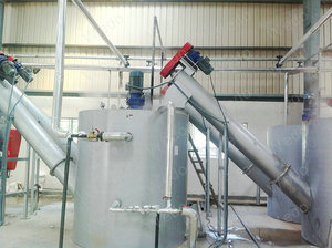 Fournisseur professionnel de ligne intégrée de tri, lavage, broyage et séchage de bouteilles en plastique PET pour l'économie d'eau et le recyclage - Product Image 3