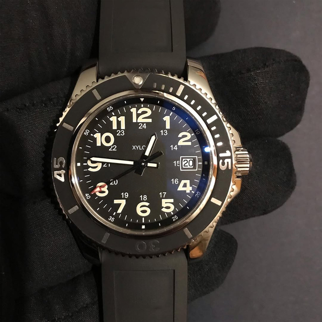 Automatic Mechanical Movement Men's Wristwatch with Ratchet-type One-way Bezel and Curved Sapphire Crystal Glass