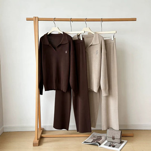 Collection Été 2026 pour le Commerce International : Ensemble Décontracté en Maille Douce Anti-Plis pour <span class=keywords><strong>Femme</strong></span>, comprenant un Haut Cardigan à Revers et un <span class=keywords><strong>Pantalon</strong></span> Taille Haute à Jambes Larges - Product Image 3