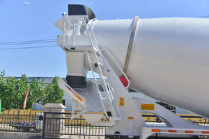 Betonmischmaschine Hydraulischer HOWO12 12 Kubikmeter Betonmischer-LKW - Product Image 6