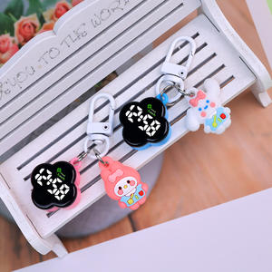 Nouvelle montre porte-clés numérique LED trèfle à quatre feuilles en acrylique, lumineuse, tactile, étanche, personnalisable pour étudiant, pendentif <span class=keywords><strong>de</strong></span> sac à dos, <span class=keywords><strong>de</strong></span> table - Product Image 3