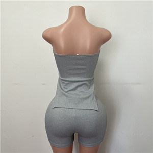 مجموعة أنيقة للنساء من قمم بدون حمالات مع أطقم شورت للنساء من قطعتين - Product Image 5