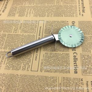 Cortador de pizza de acero inoxidable con cuchilla redonda para utensilios de repostería - Product Image 5