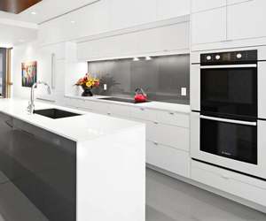 Cuisine moderne modulaire en bois au design brillant avec contreplaqué, aggloméré et MDF pour villa et hôpital - Product Image 6