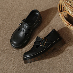Chaussures pour femmes en cuir noir de style britannique ~ Nouvelles chaussures <span class=keywords><strong>DR</strong></span> <span class=keywords><strong>Martin</strong></span> à plateforme à semelle épaisse pour l'automne et l'hiver, style universitaire - Product Image 4