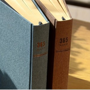 Couverture en tissu de taille A5 et pages intérieures vierges 365 jours de travail de planification annuelle Cahier à couverture rigide Emed personnalisé - Product Image 5