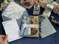 Invitations de mariage en acrylique miroir doré de style européen avec enveloppes bleu poussière et personnalisables haut de gamme