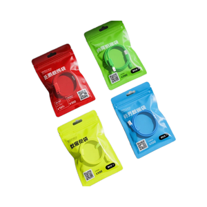 Sac d'emballage en plastique polyéthylène refermable imprimé sur mesure pour câble de charge USB, sac d'emballage pour chargeur en mylar pour utilisation en supermarché - Product Image 1