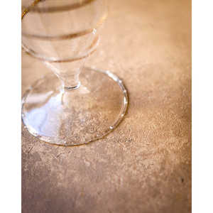 Carafe en verre de Murano Mirellas avec détails dorés, fabriquée en Italie - Product Image 4