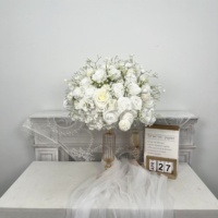Échantillon DKB disponible, roses artificielles en soie, toucher réel, boules de fleurs bordeaux roses pour les centres de table de cérémonie de mariage