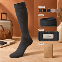 Chaussettes de compression de voyage en charbon de bois à texture côtelée fine, avec soutien du mollet, ajustement gradué, tableau de mesure, manchette plus large, bout plat, vérifiées