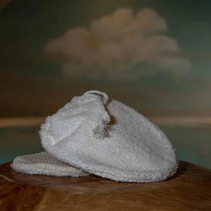 Esponja de Baño Ovalada de Bambú Wisteria, Totalmente Natural para Bebés - Product Image 1