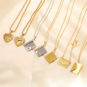 Collier pendentif médaillon photo gravé avec nom, boîte à souvenirs en forme <span class=keywords><strong>d</strong></span>'enveloppe cœur ouvert en acier inoxydable 18 carats, tendance Comiya 2026 - Product Image 1