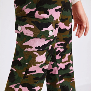 <span class=keywords><strong>Pantaloni</strong></span> Cargo personalizzati a tutta lunghezza Tween Girl <span class=keywords><strong>tasche</strong></span> <span class=keywords><strong>con</strong></span> patta <span class=keywords><strong>pantaloni</strong></span> mimetici <span class=keywords><strong>laterali</strong></span> mimetici per bambini - Product Image 2