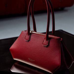 Borsa Tote Grande da Donna in Vera Pelle Nera di Alta Qualità, Morbida e Capiente, per Ufficio e Uso Quotidiano, Personalizzabile con Logo, Fornitore OEM - Product Image 5