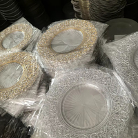 Platos Base Decorativos de Plástico con Borde de Encaje Dorado al por Mayor para Bodas, Banquetes, Eventos y Fiestas