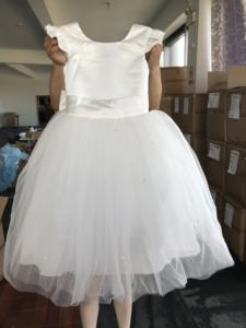 Vestido largo para niñas pequeñas con <span class=keywords><strong>tren</strong></span> Blanco Hermosos vestidos de flores para niñas - Product Image 3