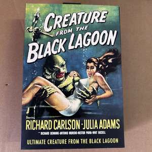 Figurine articulée NECA Universal Monsters Creature From the Black Lagoon Fishman en PVC de 7 pouces, modèle en boîte colorée - Product Image 1