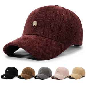 Cappellino da Baseball in Velluto a Coste Nuovo Stile Autunno Inverno 2025 Unisex Semplice Lusso con Logo Lettera Sportivo Casual Regolabile - Product Image 1