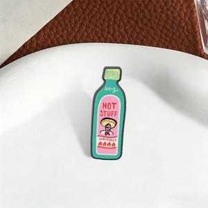 Broche vintage divertido con diseño de botella de salsa picante, de aleación de zinc y esmalte de níquel negro, con texto de cita en inglés, para insignia, chaqueta vaquera y mochila - Product Image 5