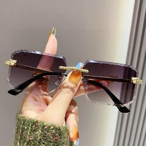 Lunettes de soleil carrées sans monture, verres dégradés, protection UV400, style rétro, unisexe, protection solaire adulte 2025 - Product Image 1