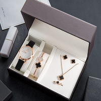Ensemble cadeau de bijoux et montre 5 pièces : montre + bracelet trèfle à quatre feuilles, collier, bague, accessoires en acier titane étanche pour femmes