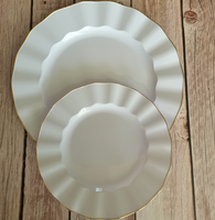 120 Assiettes jetables en plastique écologiques sans BPA, couleur ivoire, bord doré, très résistantes, 60 assiettes à dîner et 60 assiettes à dessert pour les fêtes