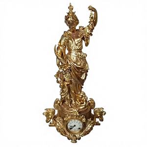 Horloge de table à mécanisme à ressort, plaquée or, avec figurine allégorique représentant la déesse romaine de l'agriculture Cérès - Product Image 1