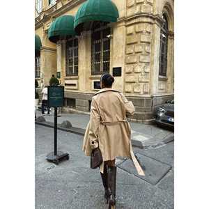 Gabardina Vintage para Mujer, Color Crema Hosanna, Doble Botonadura, Decoración Estampada, Impermeable, Mezcla de Algodón y Denim, para Primavera, Otoño/Invierno - Product Image 3