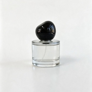 Flacon de parfum minimaliste <span class=keywords><strong>en</strong></span> verre dépoli 50ml 100ml avec pompe argentée, flacon pulvérisateur de parfum rond élégant vide avec boîte - Product Image 3